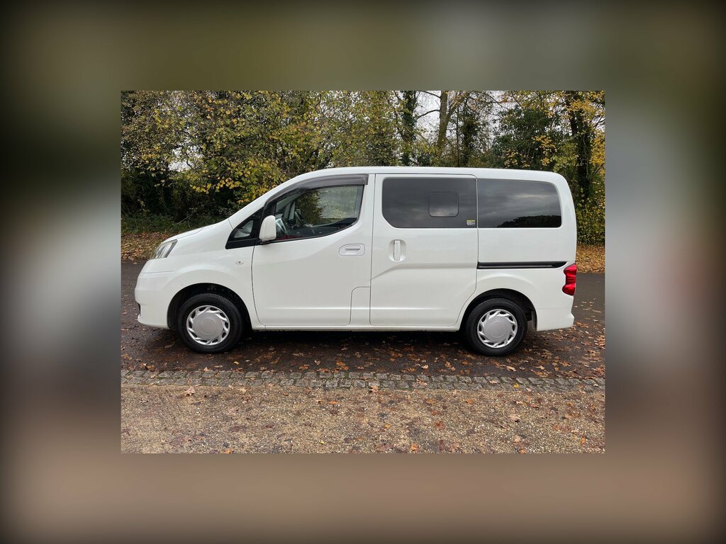 Mitsubishi Delica D3 G 1.6 7 Seater Mpv White #6