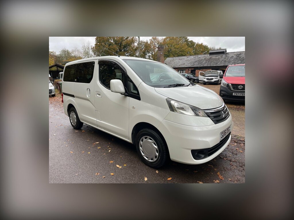 Mitsubishi Delica D3 G 1.6 7 Seater Mpv White