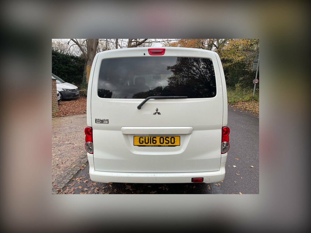 Mitsubishi Delica D3 G 1.6 7 Seater Mpv White #5