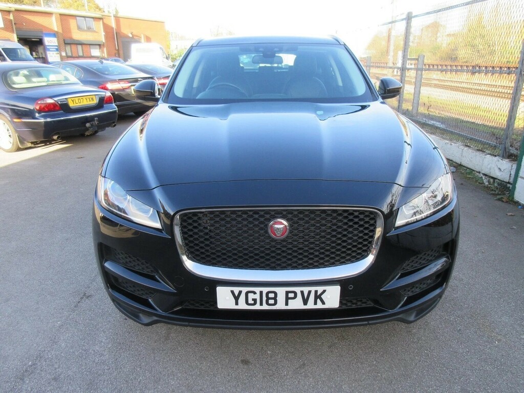 Jaguar F-Pace 2.0 D180 Prestige YG18PVK Black #2