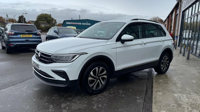 Volkswagen Tiguan Suv 1.5 Tsi Active Euro 6 Ss 202222 OY22HKX White #3