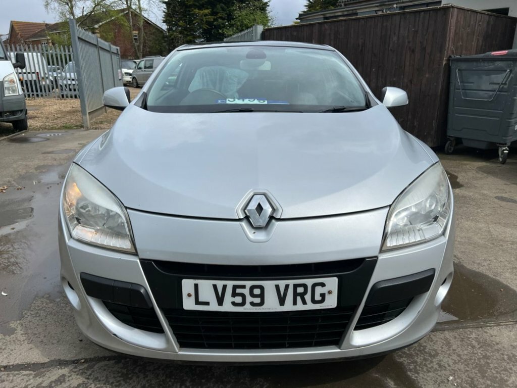 Renault Megane 1.5L Dynamique Dci Silver #2
