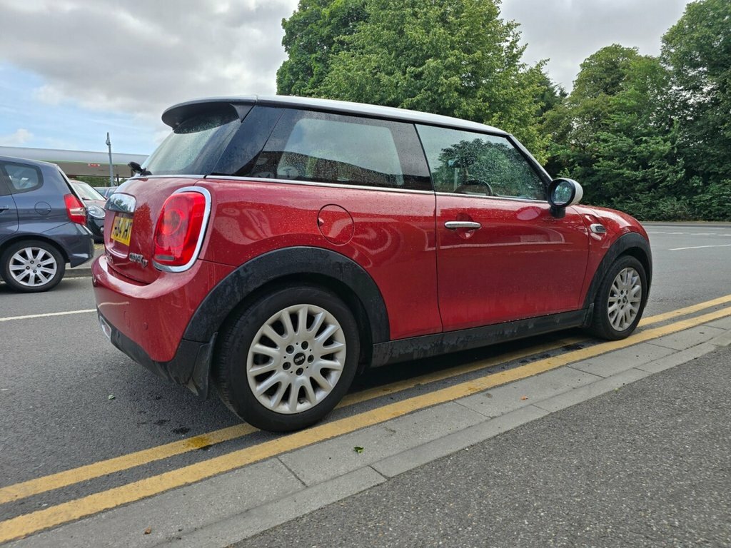 Mini Hatch 1.5L Cooper D Red #4