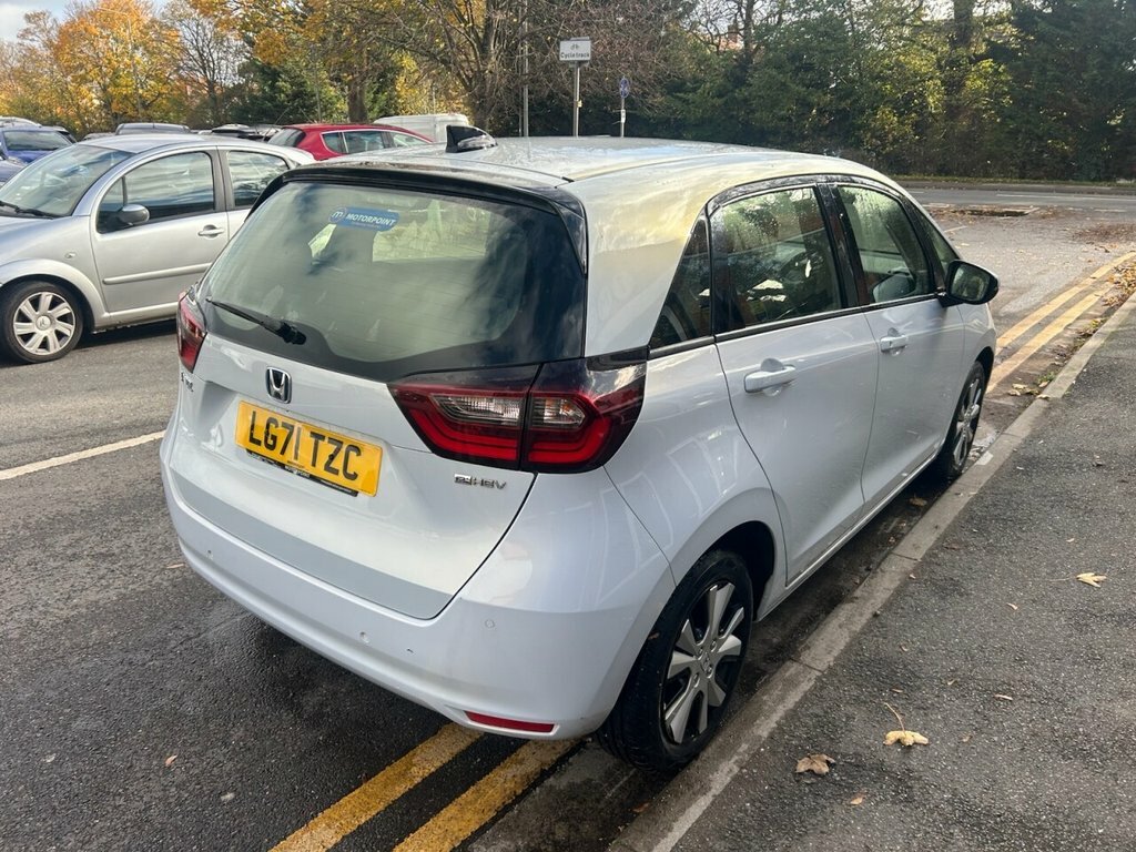 Honda Jazz 1.5L Sr LG71TZC White #5