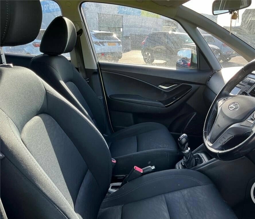 Hyundai Ix20 1.4L Active VN64AYV Silver #4