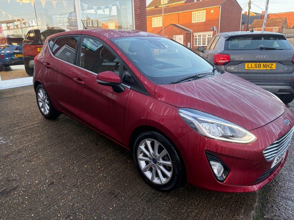 Ford Fiesta 1.0T Ecoboost Titanium Euro 6 Ss Red