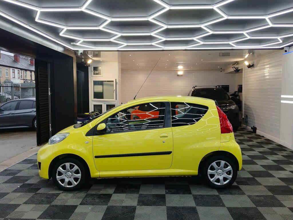 Peugeot 107 Hatchback 1.0 12V Urban Euro 4 200909 W15MES Yellow #5