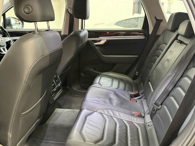 Volkswagen Touareg 4X4 3.2 V6 200353 Black #50