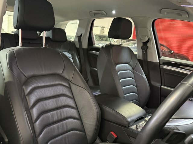 Volkswagen Touareg 4X4 3.2 V6 200353 Black #26