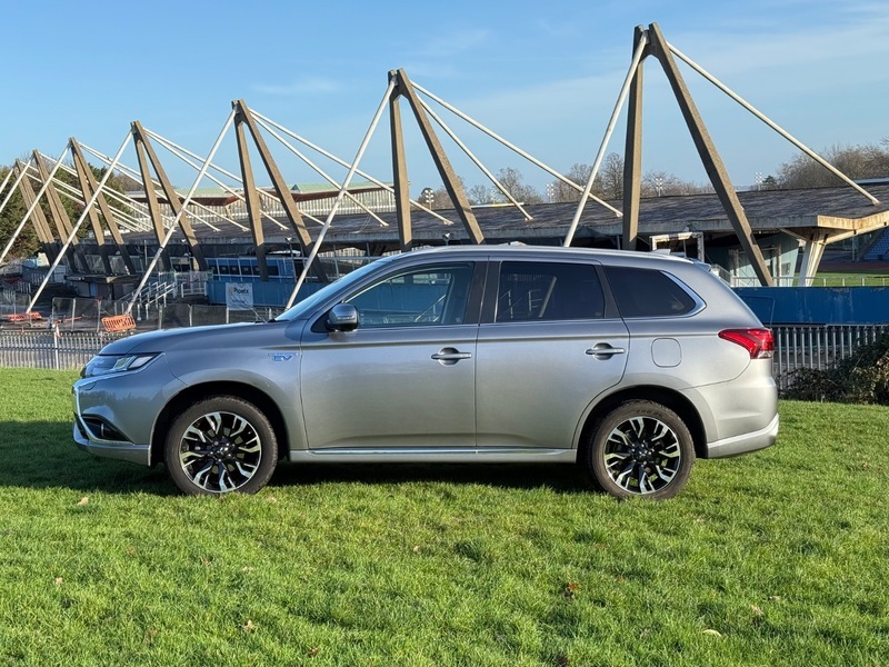 Mitsubishi Outlander Phev 4H Grey #3