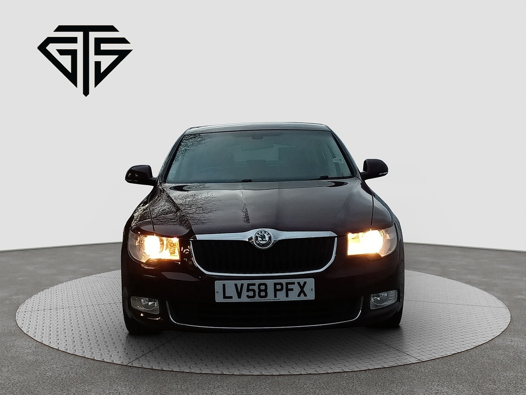 Skoda Superb Tdi Se LV58PFX Red #5
