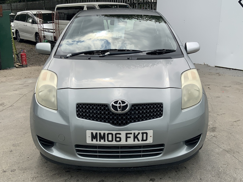 Toyota Yaris T3 Silver #2
