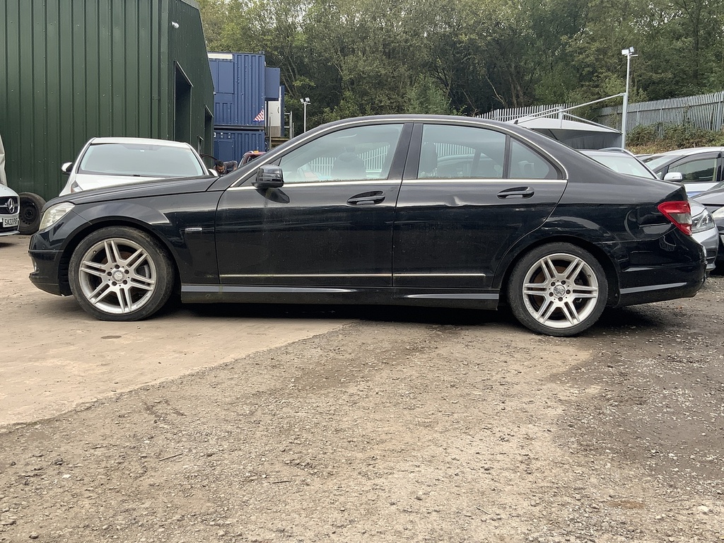 Mercedes-Benz C Class C220 Cdi Blueefficiency Sport MA59VHK Black #4
