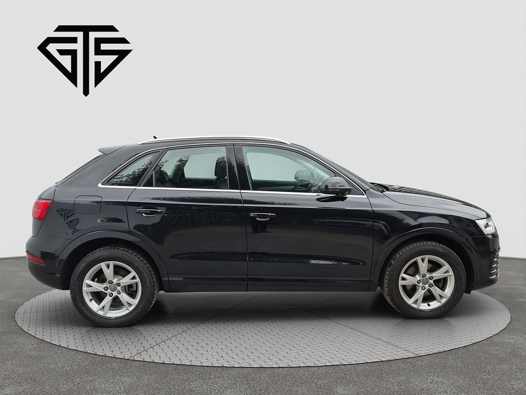 Audi Q3 2.0Tfsi Quattro Black #2