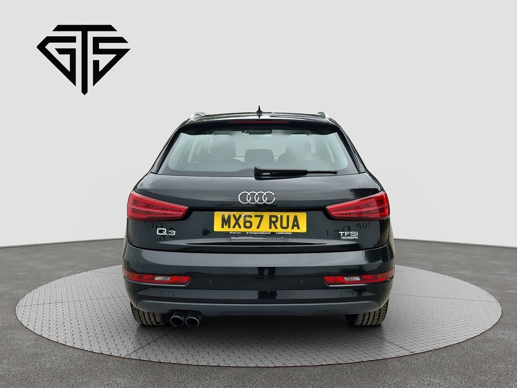 Audi Q3 2.0Tfsi Quattro Black #4