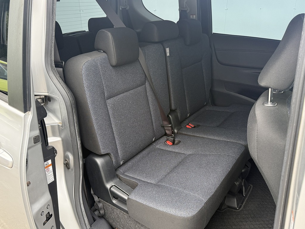 Toyota Sienta G Silver #13