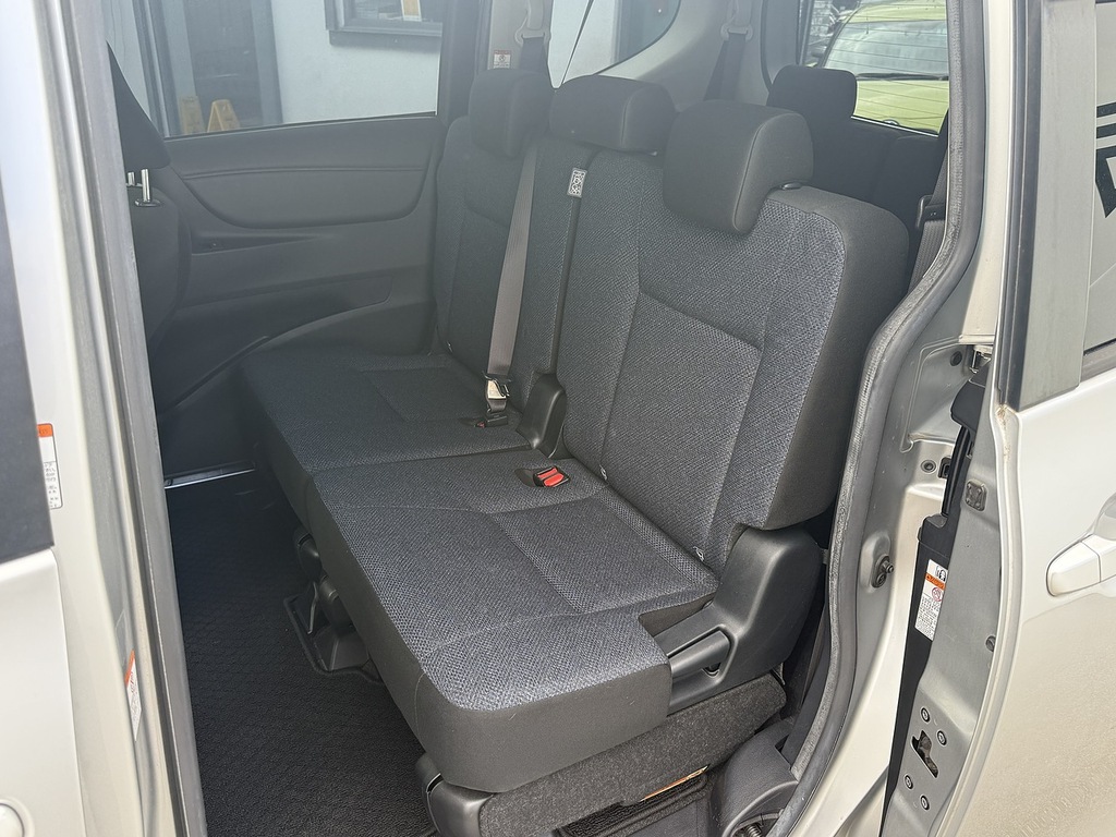 Toyota Sienta G Silver #29