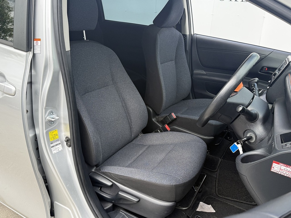 Toyota Sienta G Silver #12