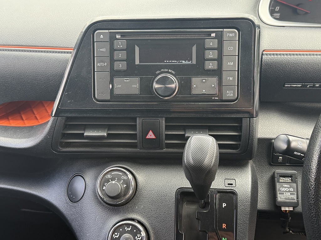 Toyota Sienta G Silver #27