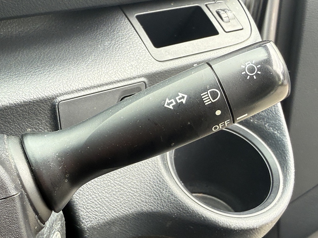 Toyota Sienta G Silver #23