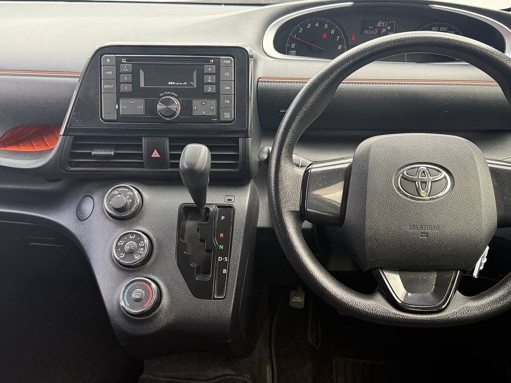 Toyota Sienta G Silver #19