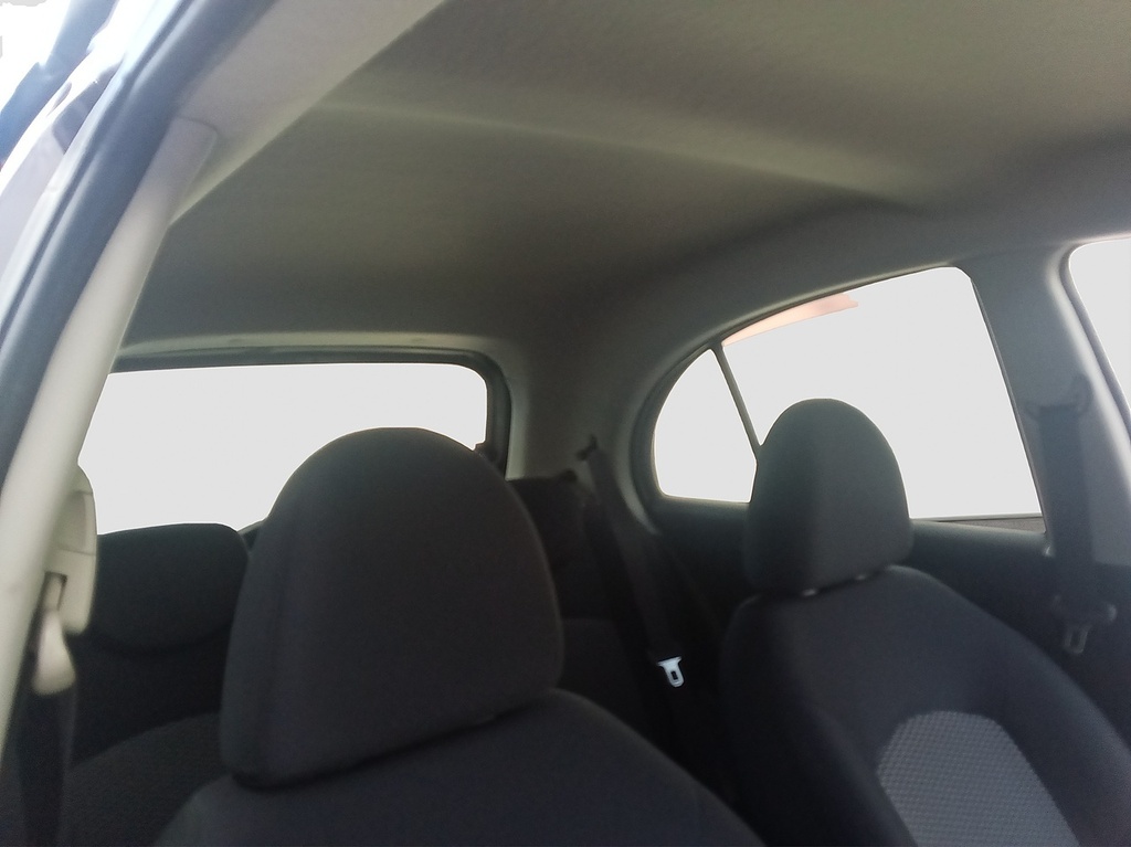 Nissan  Hatchback White #19