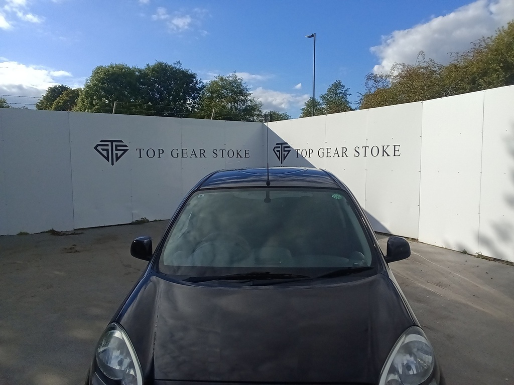 Nissan  Hatchback White #8
