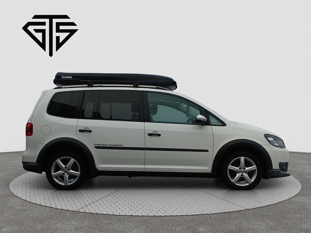 Volkswagen Golf Cross Touran DL62TZX White #2