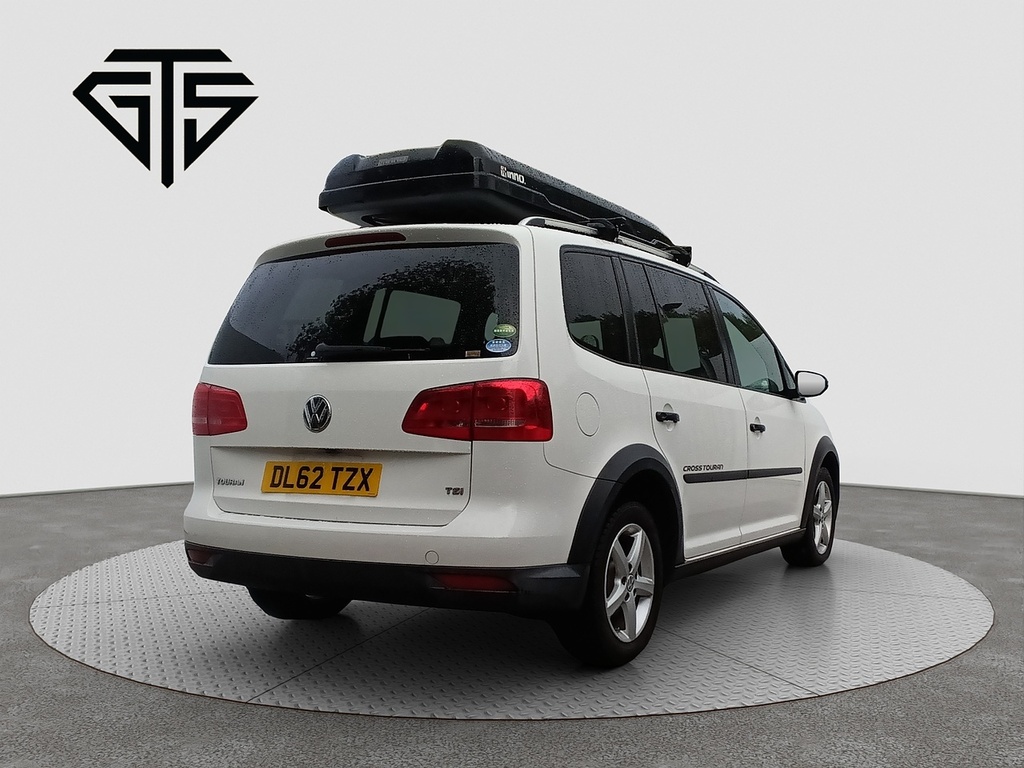 Volkswagen Golf Cross Touran DL62TZX White #3
