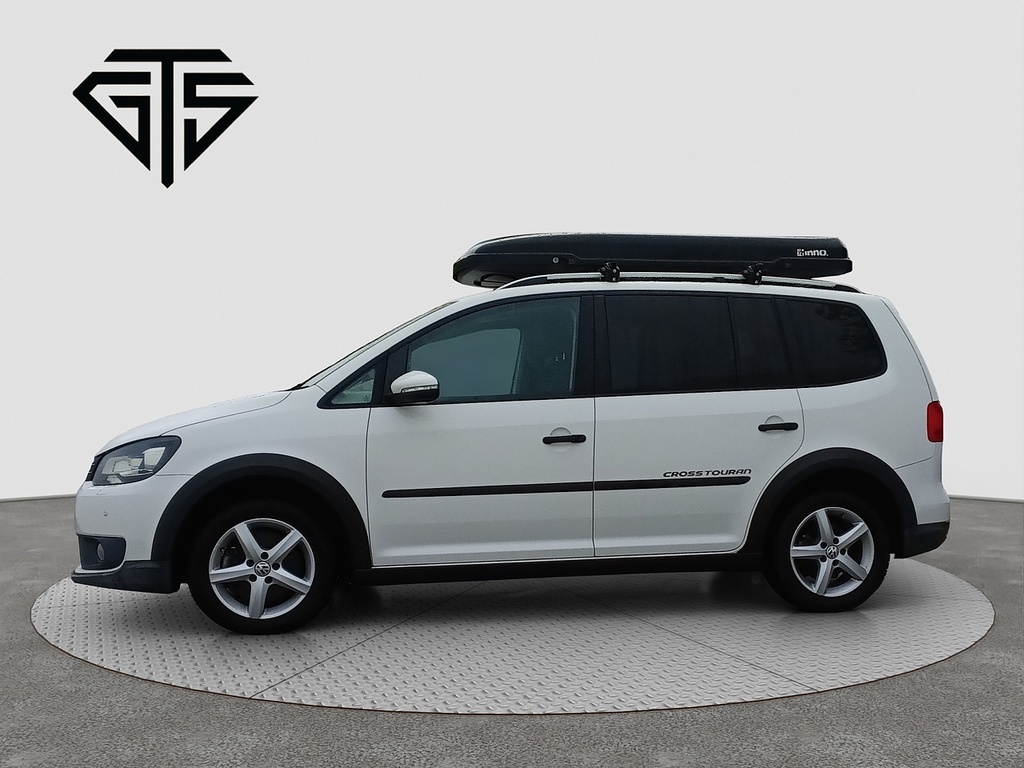 Volkswagen Golf Cross Touran DL62TZX White #6