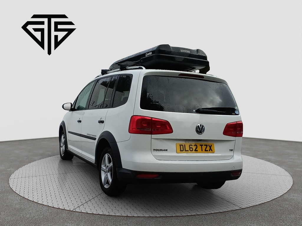 Volkswagen Golf Cross Touran DL62TZX White #5