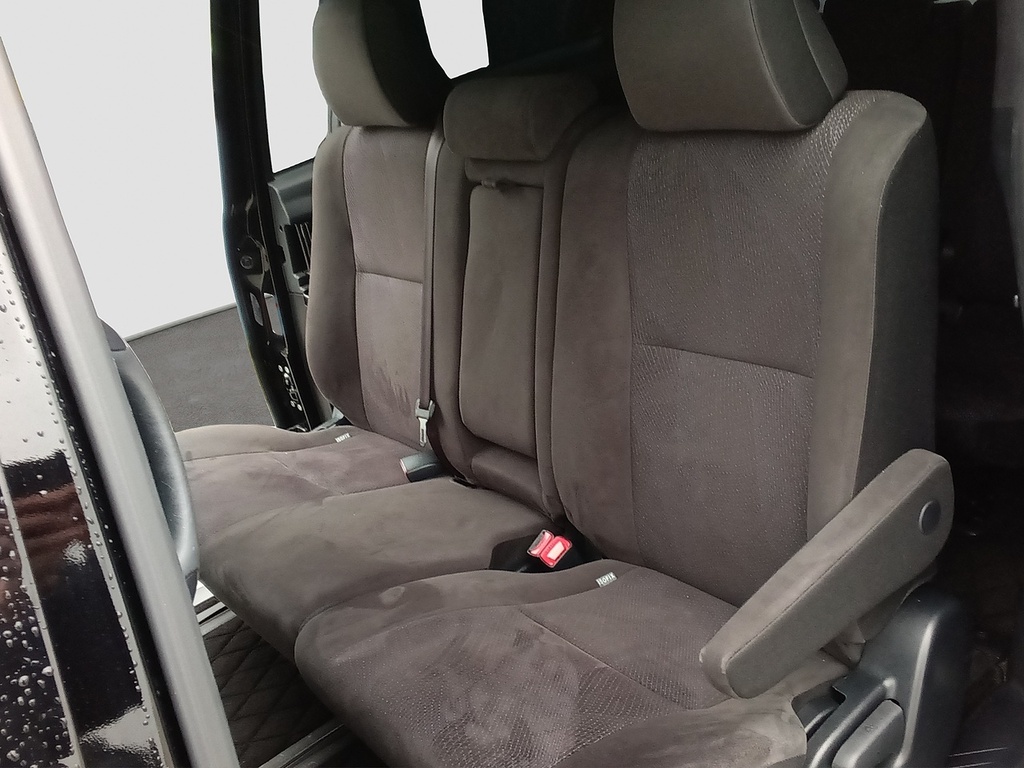 Toyota Estima Mpv Silver #17
