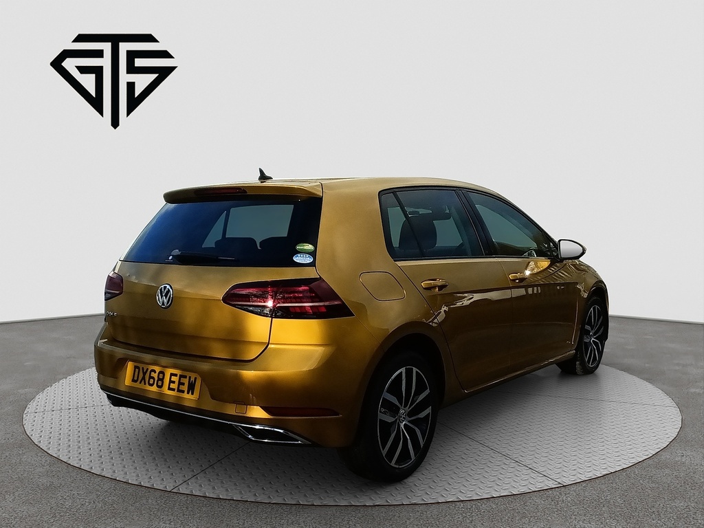 Volkswagen Golf Tsi Highline Tech-edition Gold #3