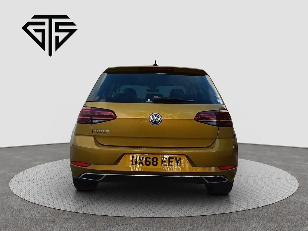 Volkswagen Golf Tsi Highline Tech-edition Gold #4
