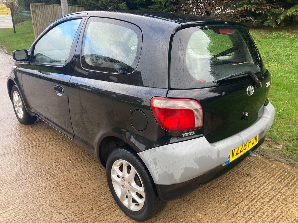 Toyota Yaris Gls Green #10