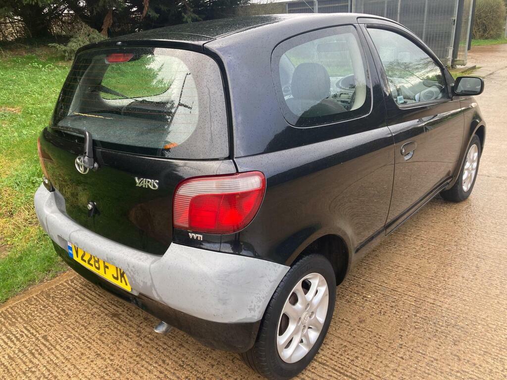 Toyota Yaris Gls Green #7