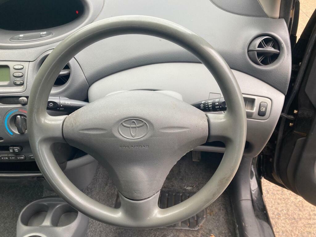 Toyota Yaris Gls Green #13