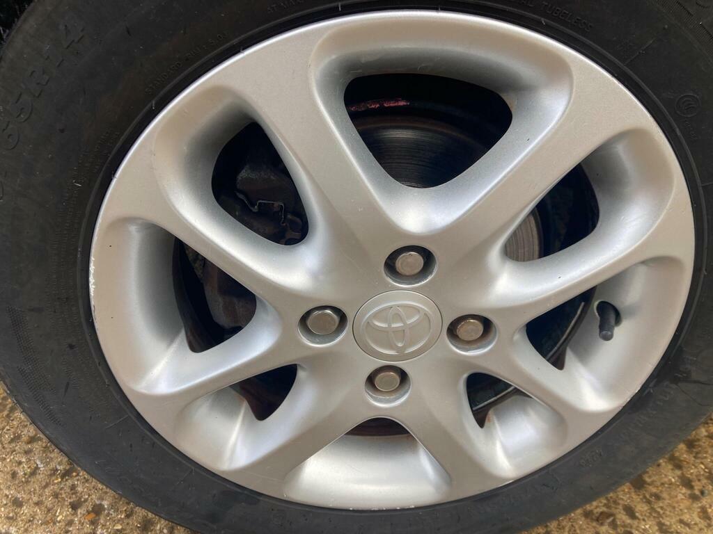 Toyota Yaris Gls Green #20