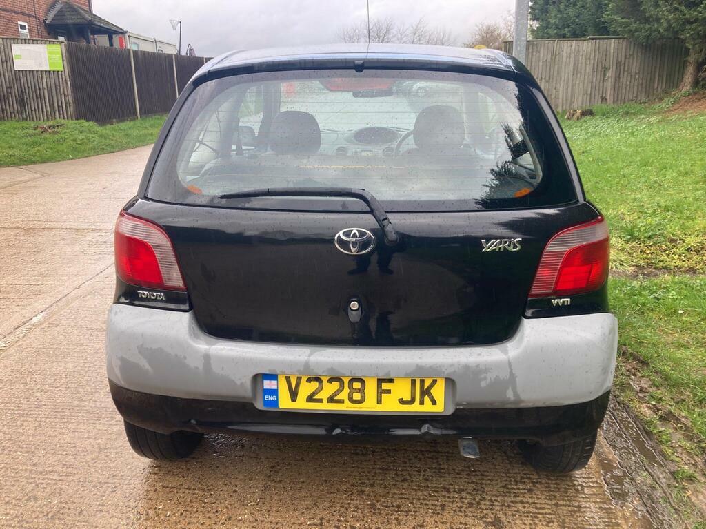 Toyota Yaris Gls Green #9