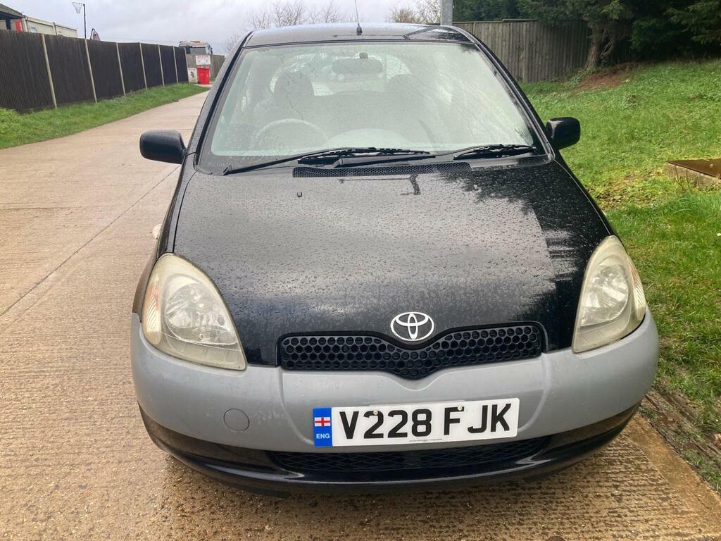 Toyota Yaris Gls Green #2
