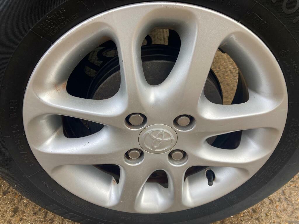 Toyota Yaris Gls Green #19