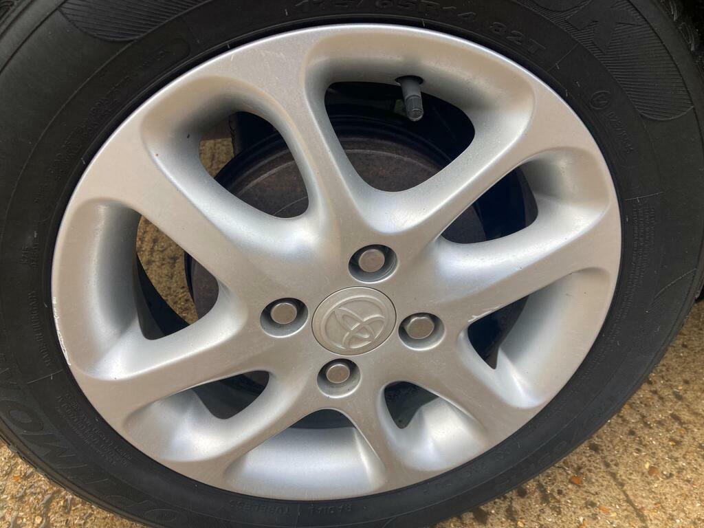 Toyota Yaris Gls Green #21