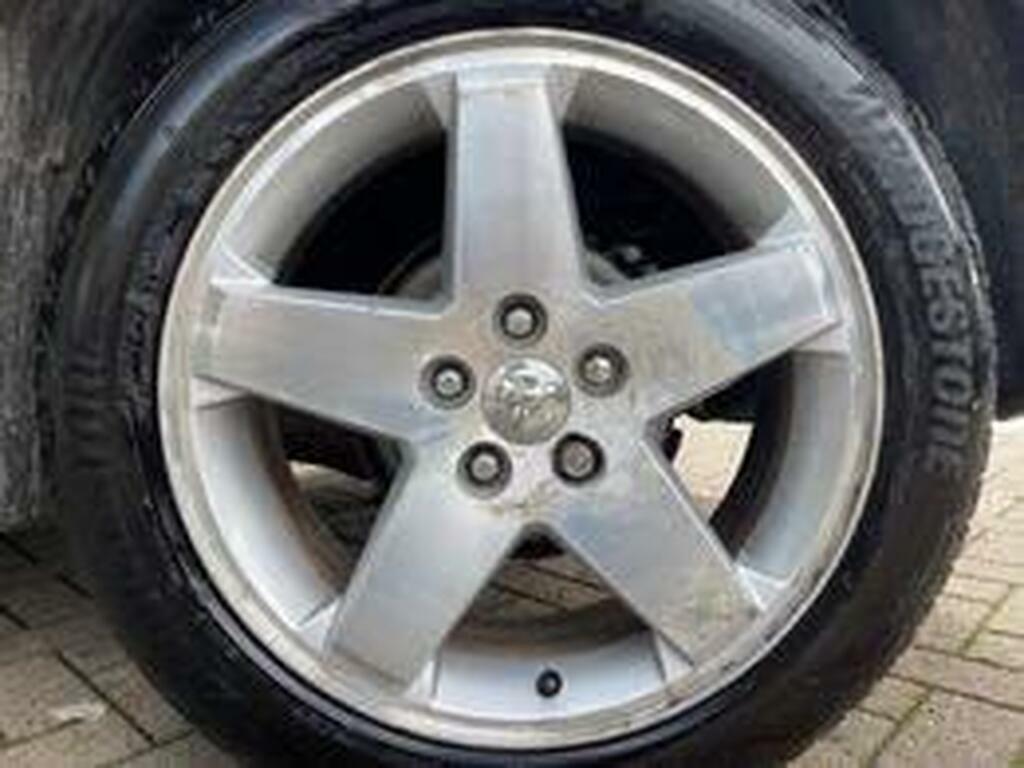 Dodge Caliber 1.8 Sxt Black #31