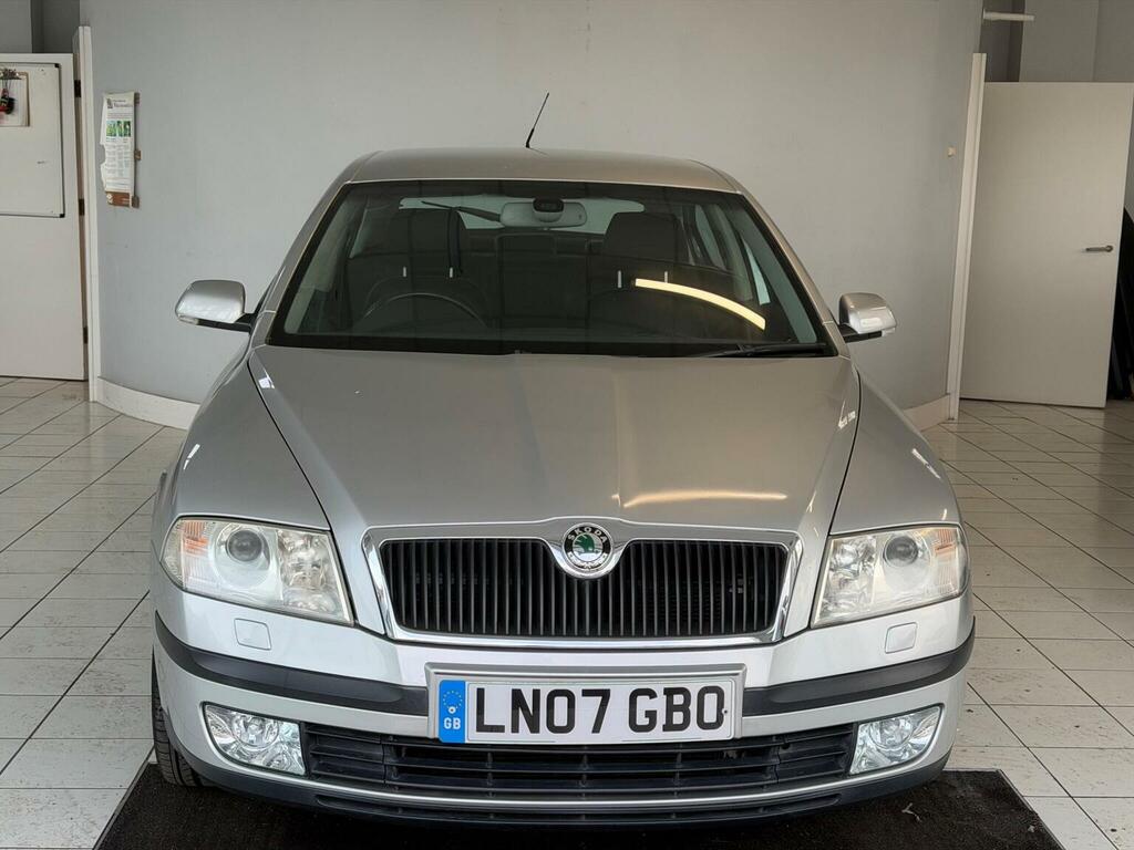 Skoda Octavia 1.6 Fsi Ambiente Tiptronic Euro 4 Red #5