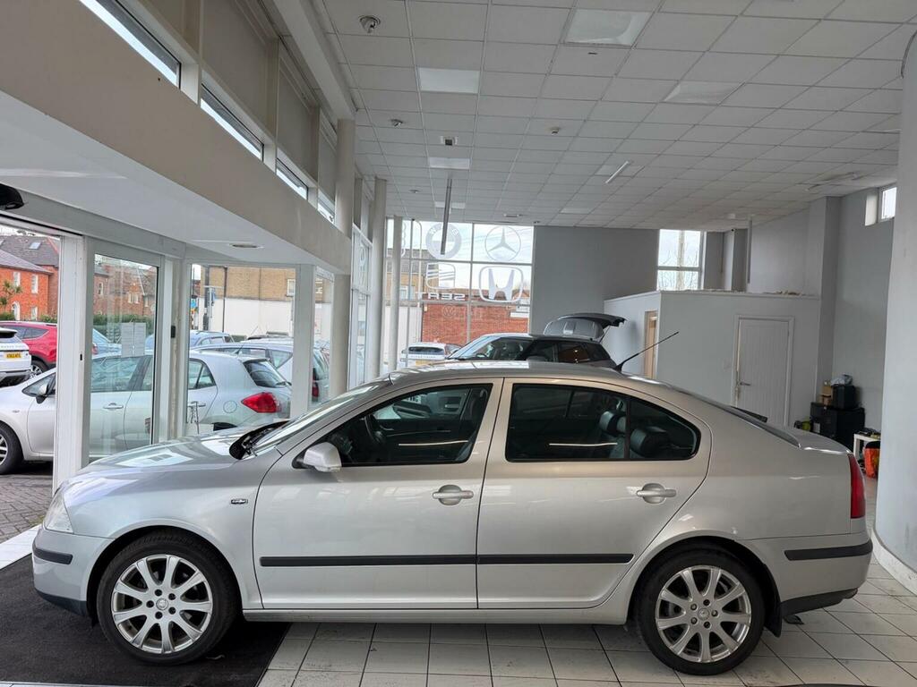 Skoda Octavia 1.6 Fsi Ambiente Tiptronic Euro 4 Red #6