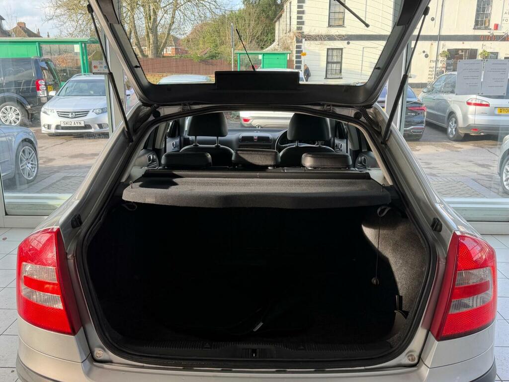 Skoda Octavia 1.6 Fsi Ambiente Tiptronic Euro 4 Red #25