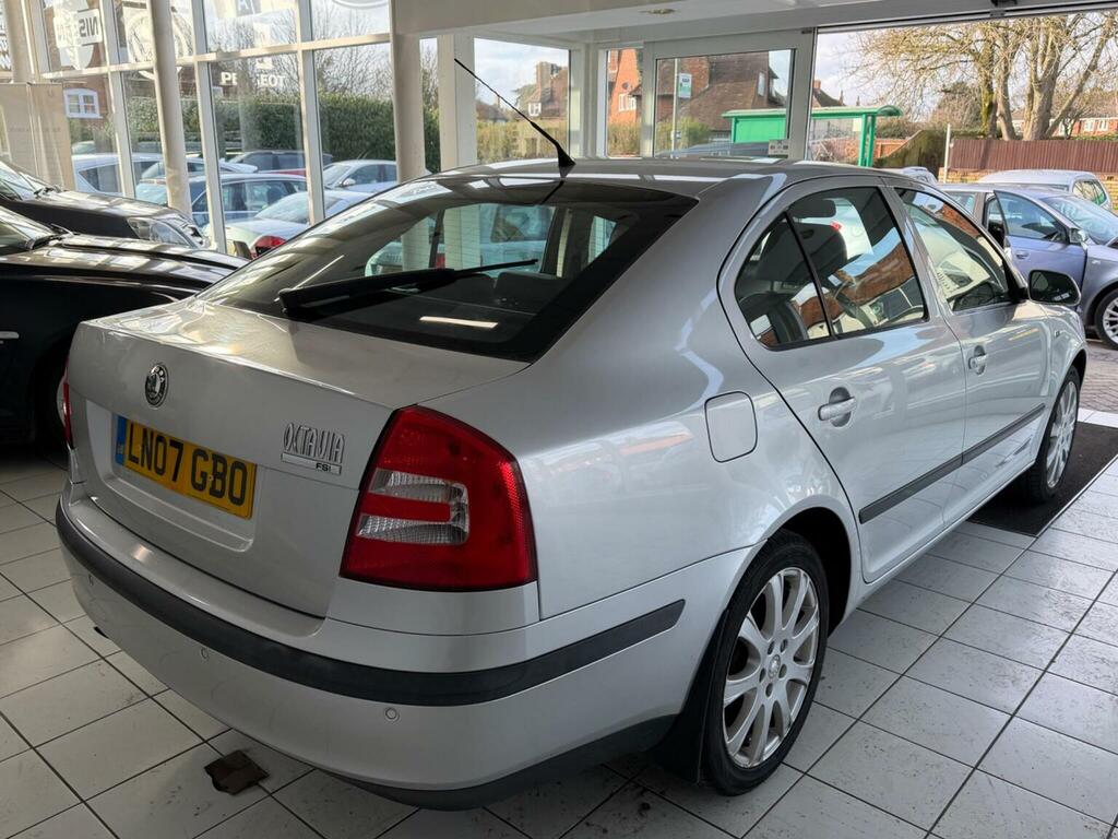 Skoda Octavia 1.6 Fsi Ambiente Tiptronic Euro 4 Red #9