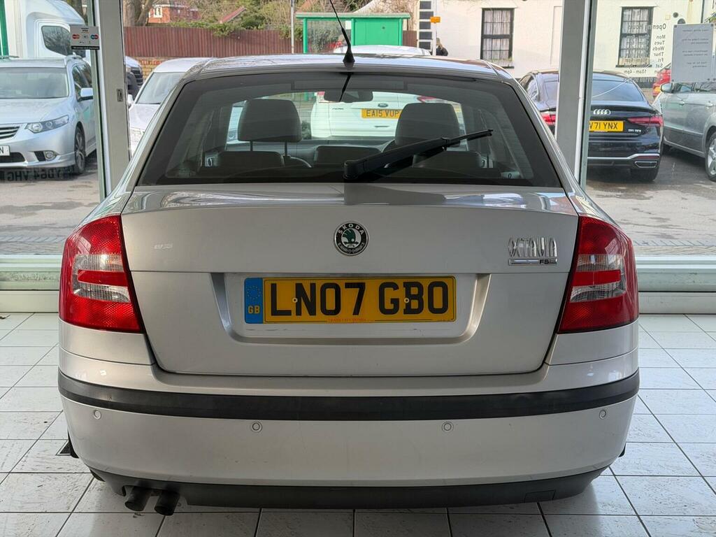 Skoda Octavia 1.6 Fsi Ambiente Tiptronic Euro 4 Red #7