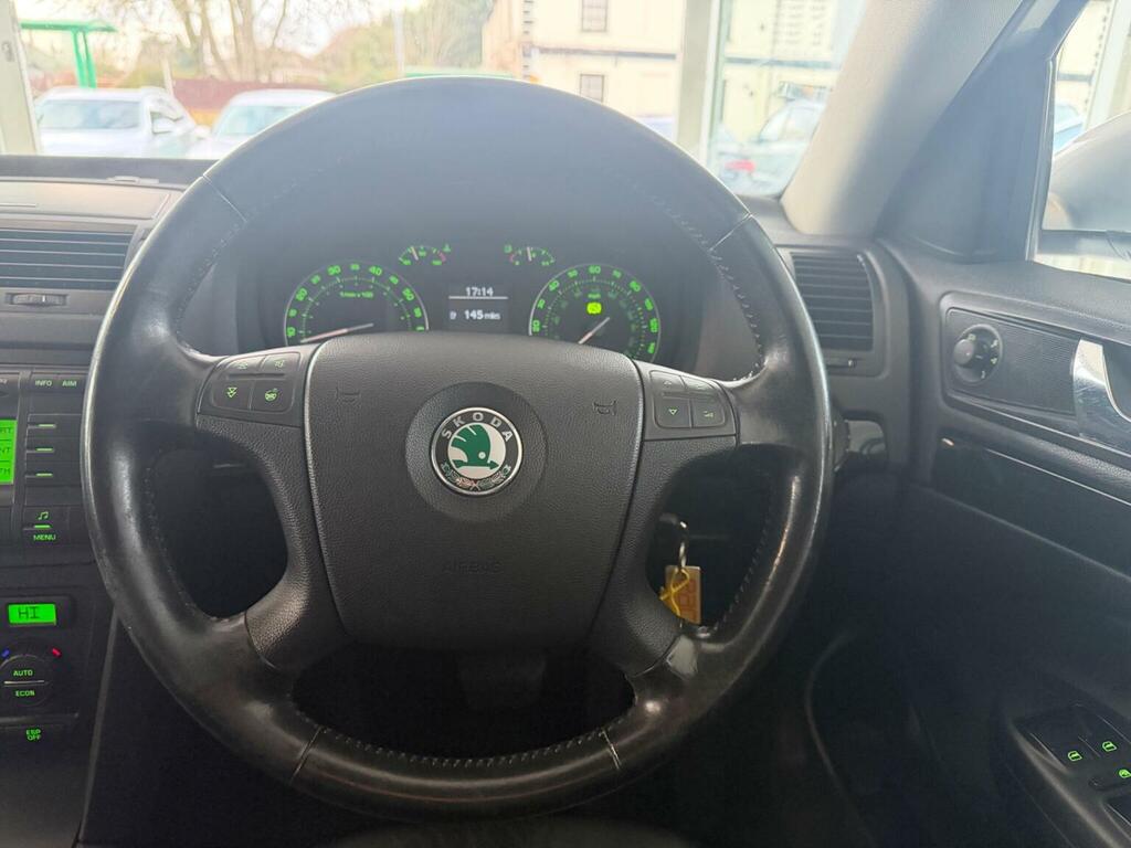 Skoda Octavia 1.6 Fsi Ambiente Tiptronic Euro 4 Red #16