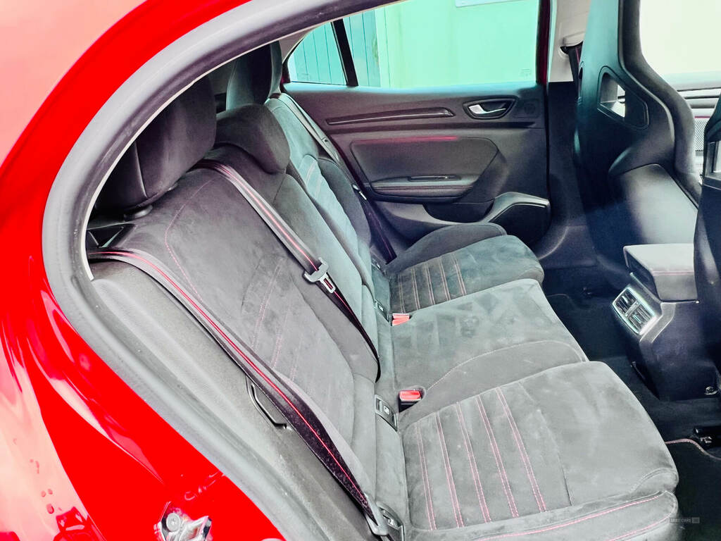 Renault Megane 1.8 300 Trophy YHZ8855 Red #6